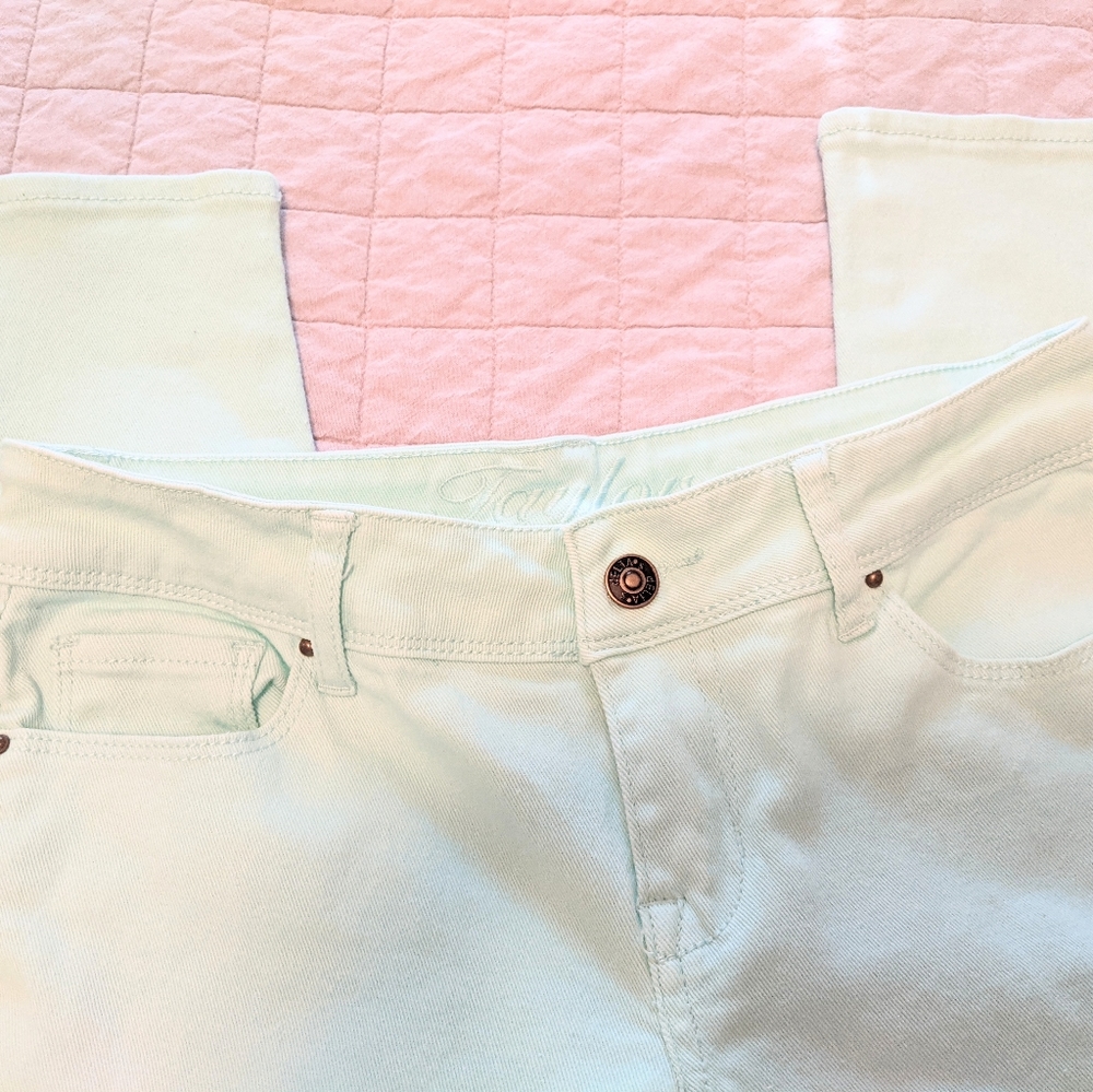 Delia's Taylor Crop Pant/ Jean - Picture 3 of 5